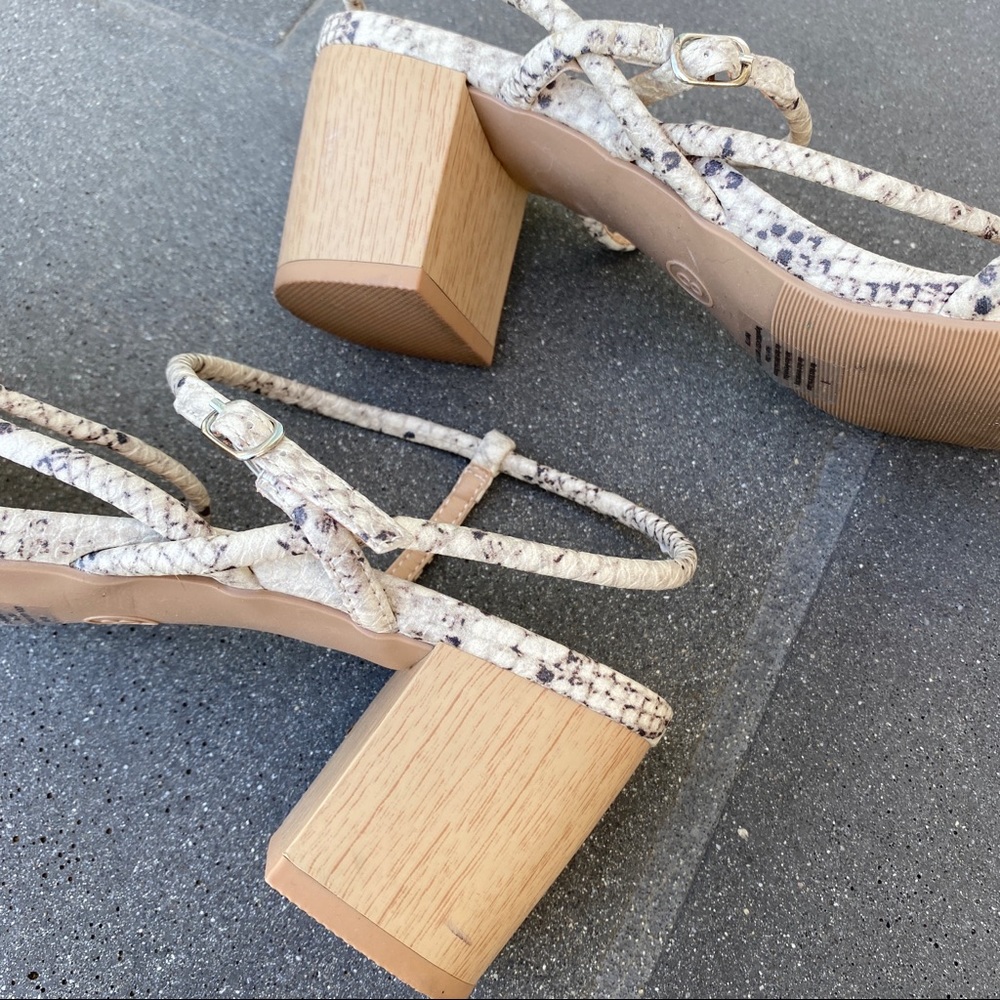 A NEW DAY Strappy sandals heels block chunky heeled faux snakeskin print 8 heals - Picture 8 of 12